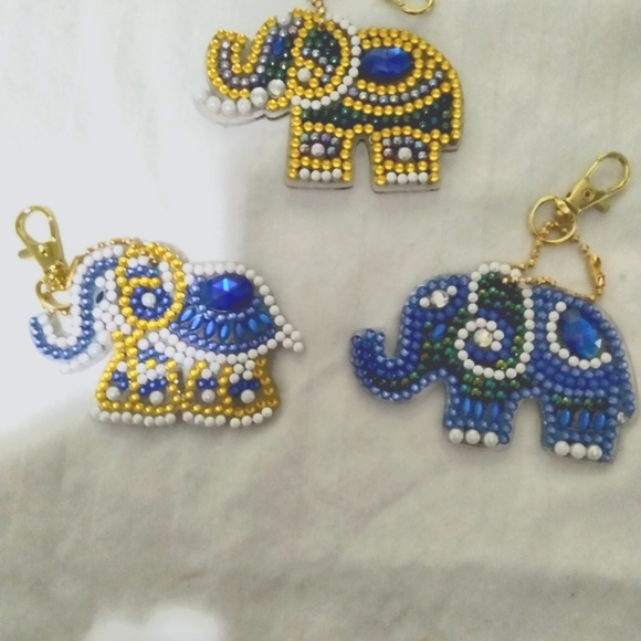 Diamond Supply Co. Other - Diamond Art Key Chain